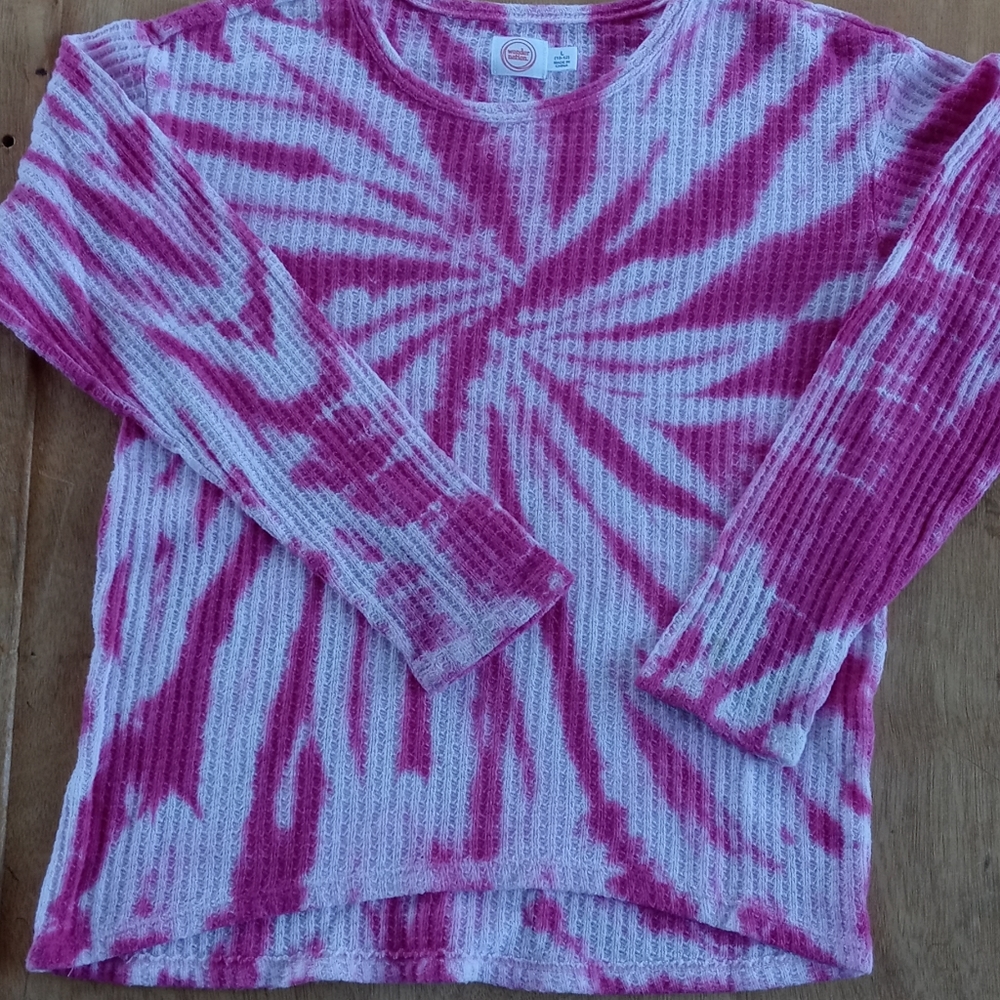 pink and white tye dye shirt